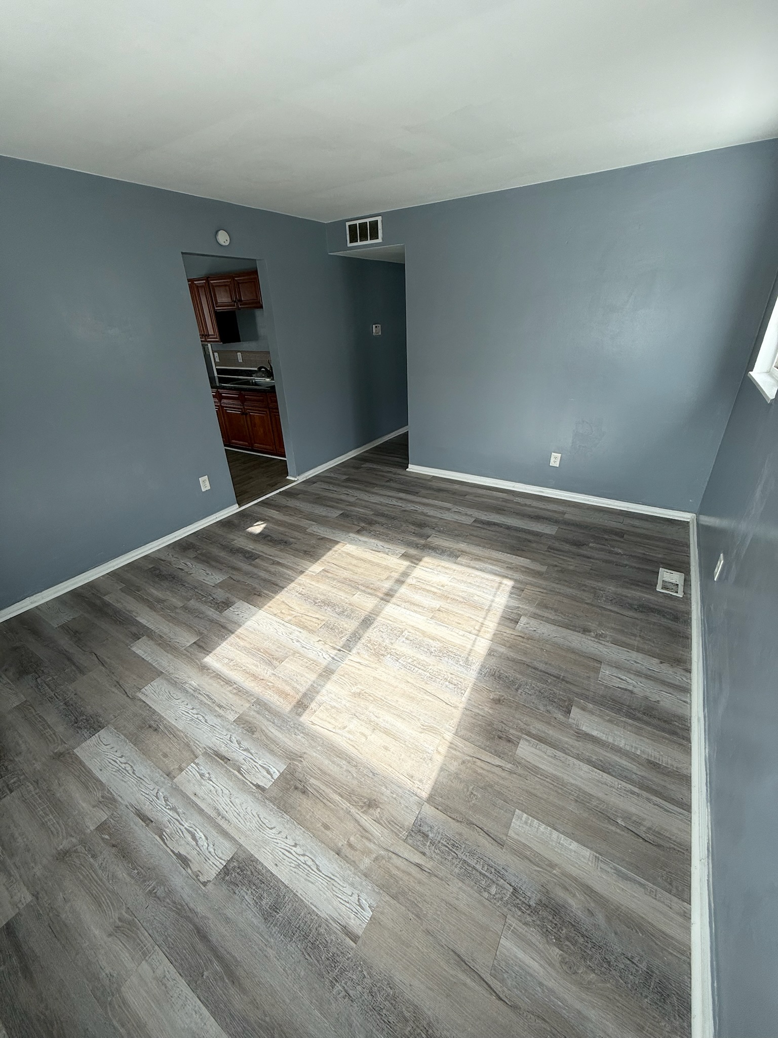 11027 Maxwell Ave - Photo 10