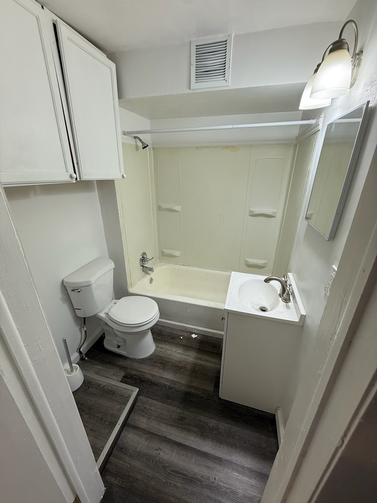 11035 Republic Ave Apt. 1 - Photo 5