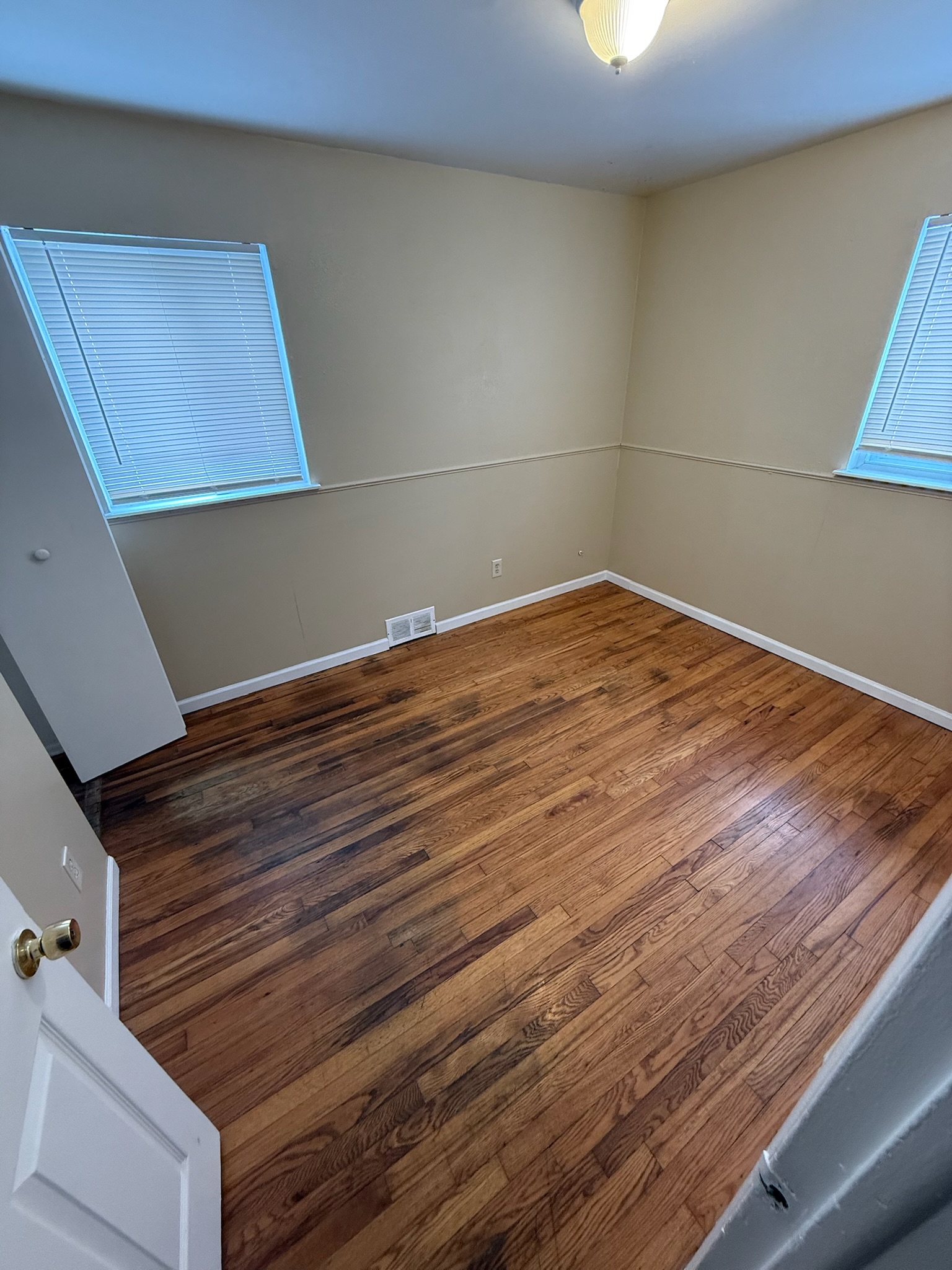 11107 Timken Ave - Photo 4