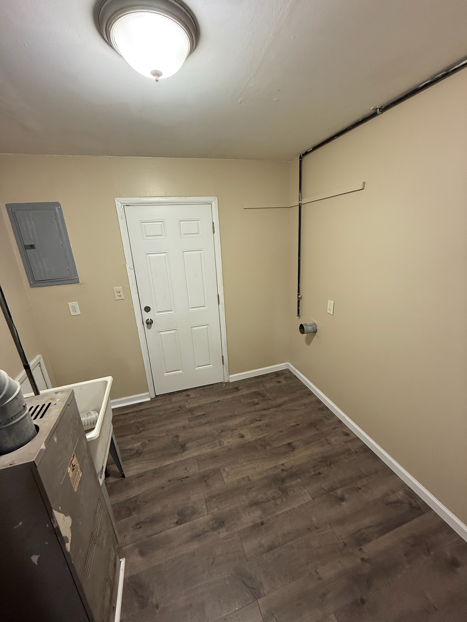 11107 Timken Ave - Photo 2