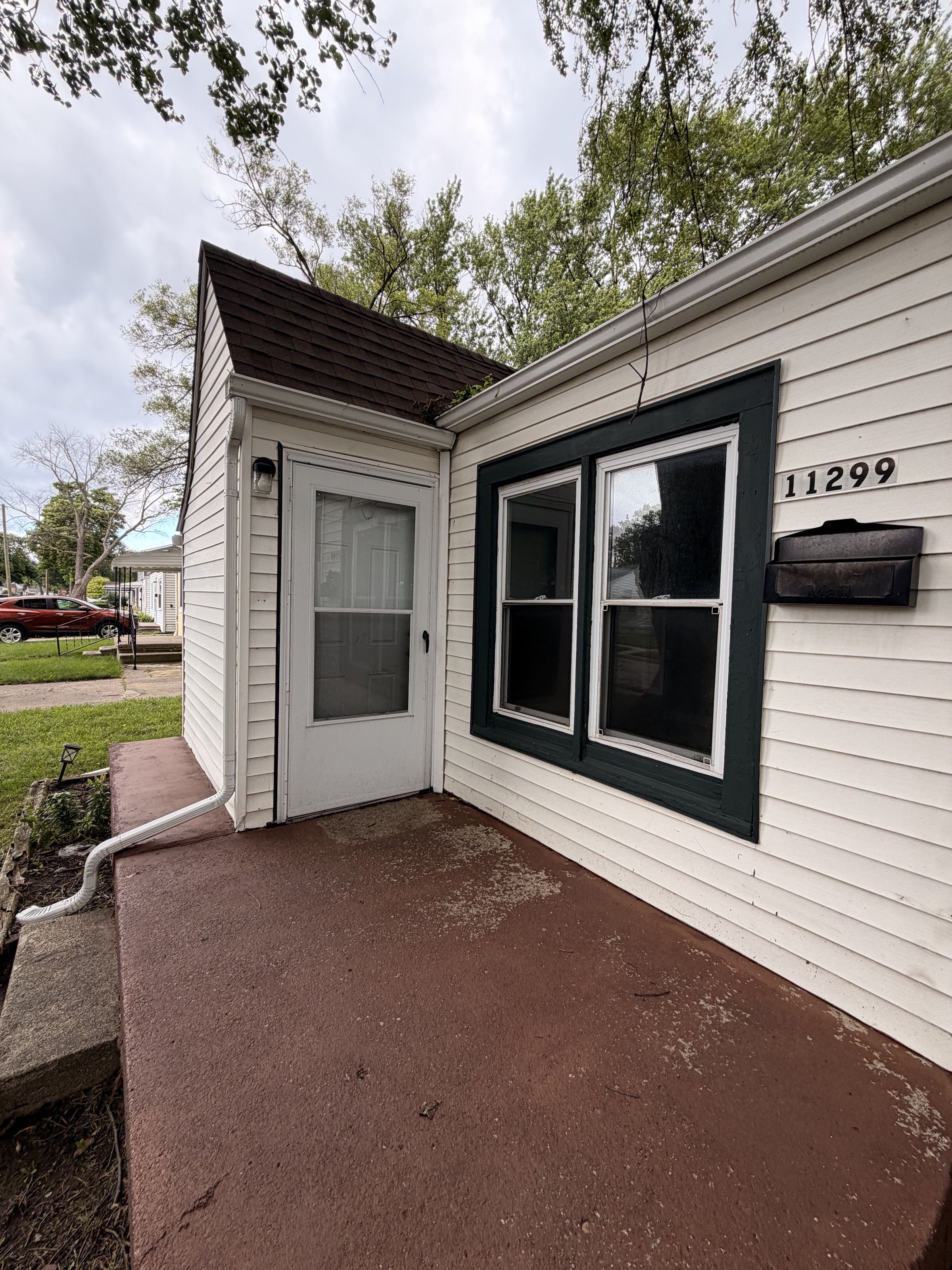 11299 Chalmers Ave - Photo 7