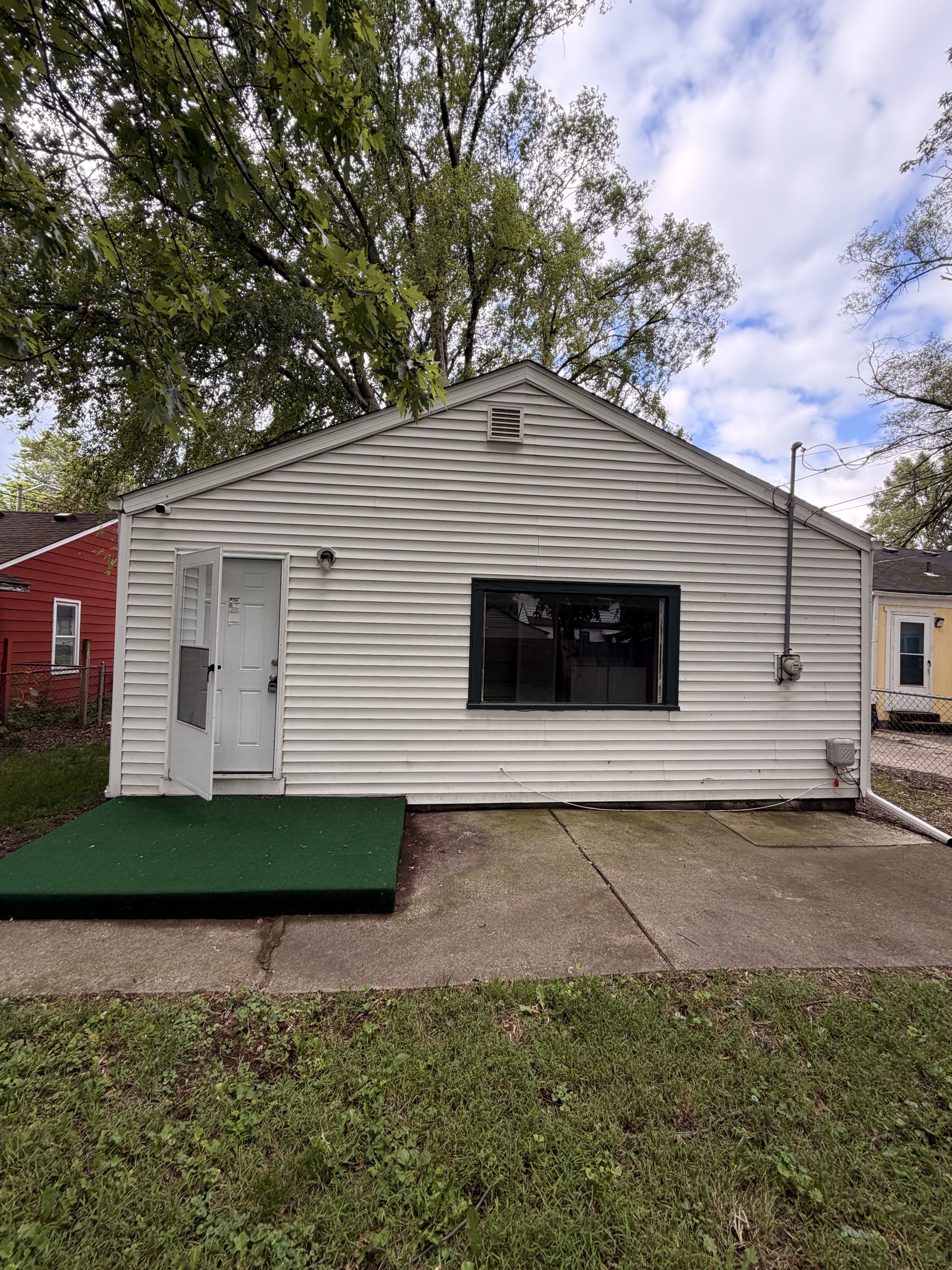 11299 Chalmers Ave - Photo 6